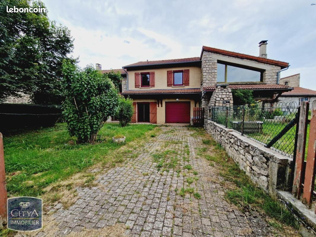 Maison 5 pièces 155 m² · à Saint-Just-Malmont · 155 m² · 980 €/mois