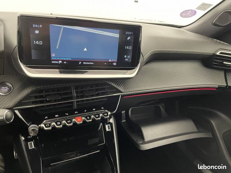 Peugeot 2008 PureTech 130 S&S EAT8 GT Pack (image 28)