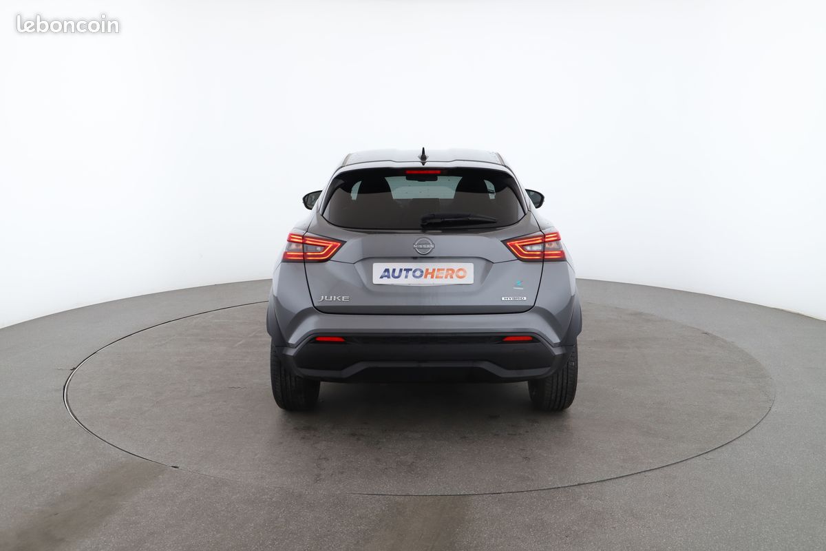 Nissan Juke 1.6 Hybrid N-Connecta 143 ch (image 12)