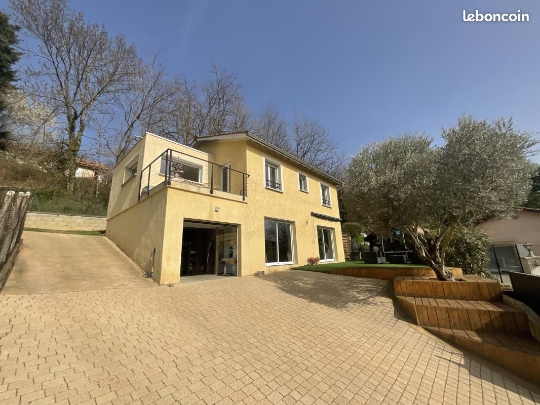 Maison 5 pièces 120 m² · à Bourgoin-Jallieu · 120 m² · 350 000 €
