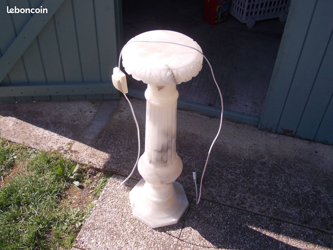 Colonne en albâtre de 80cm de hauteur (image 1)