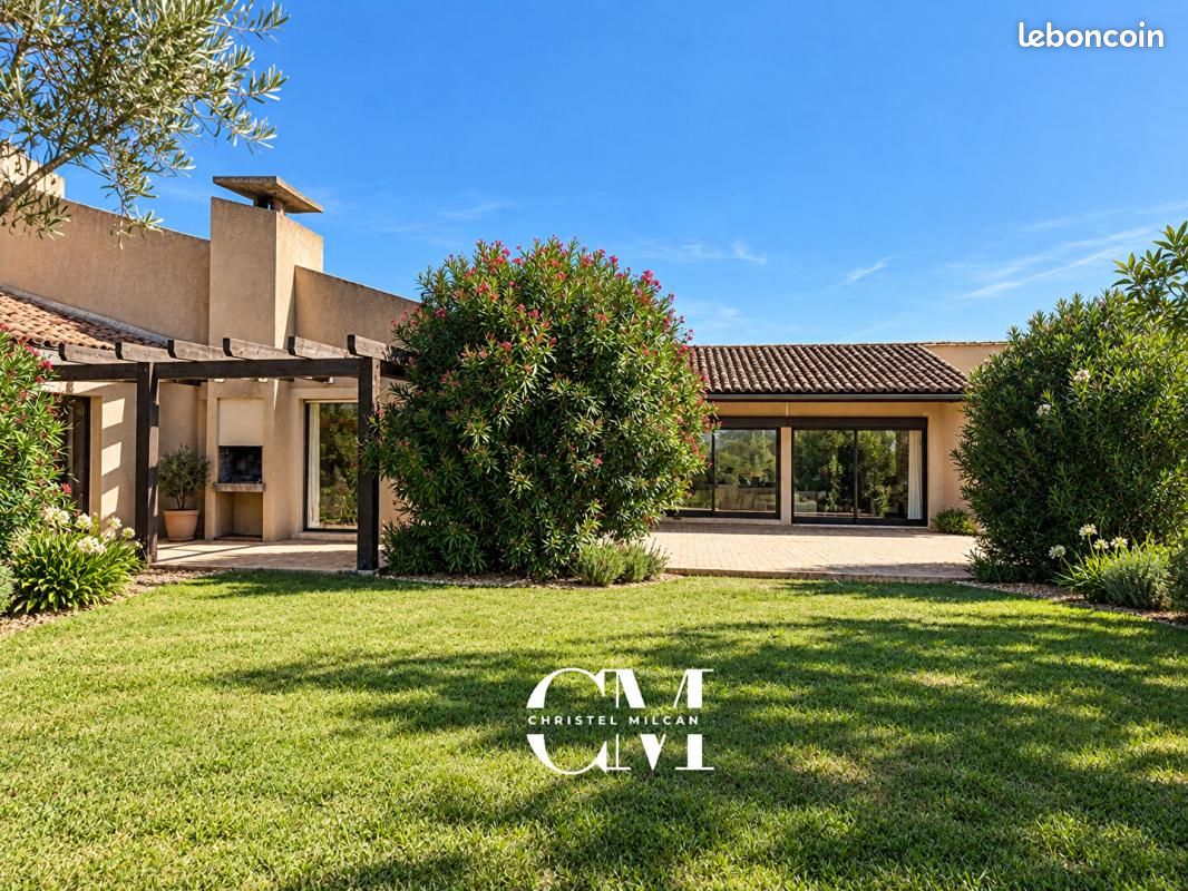 Maison 7 pièces 207 m² · à Galgon · 207 m² · 250 000 €