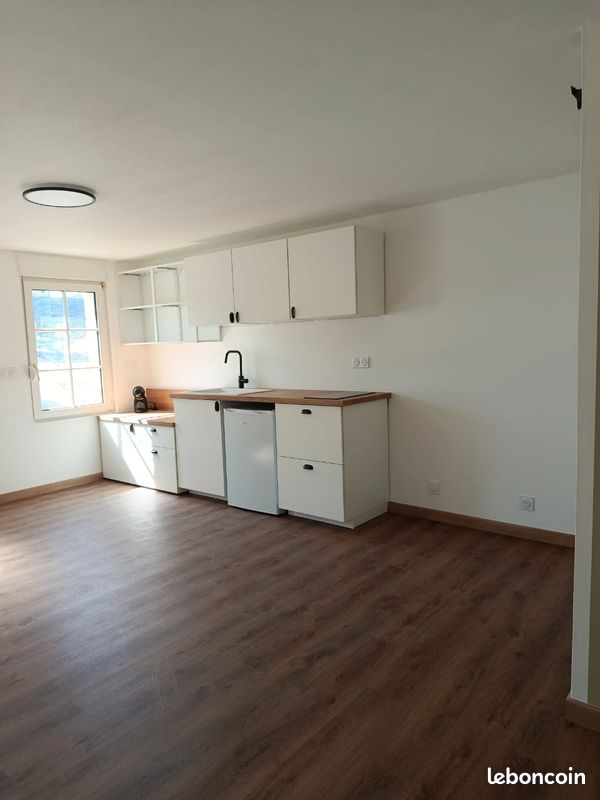 Appartement 1 pièce 23 m² · à Landivisiau · 23 m² · 550 €