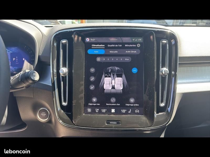 Volvo XC40 B3 163ch Black Edition DCT 7 (image 28)