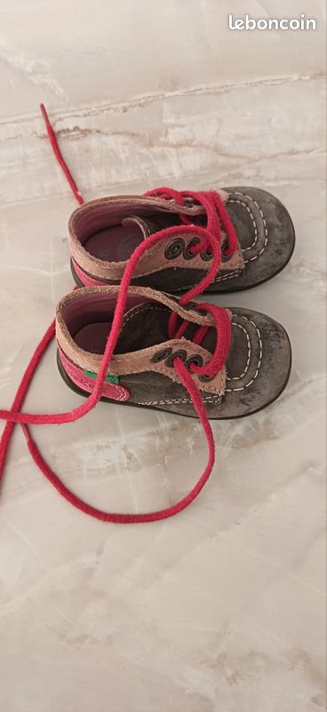 Bottines fille KICKERS pointure 18 en cuir (image 1)