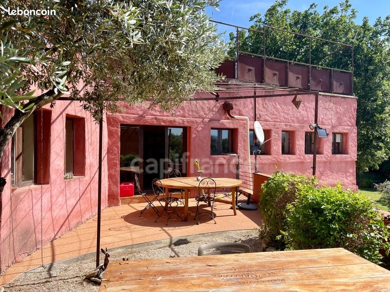 Maison 9 pièces 340 m² · à Roussillon · 340 m² · 1 250 000 €
