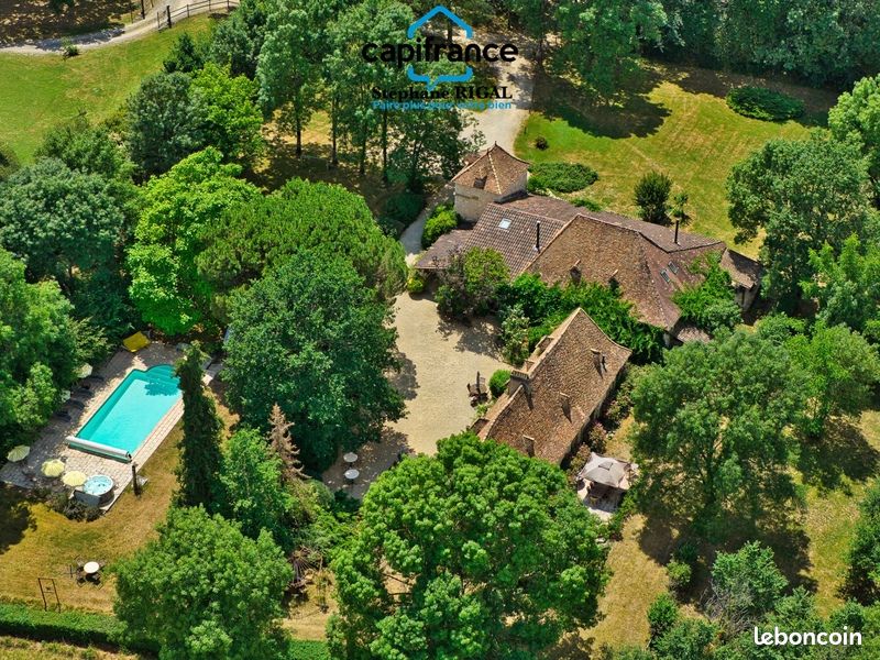 Maison 14 pièces 345 m² · à Beaumontois en Périgord · 345 m² · 790 000 €