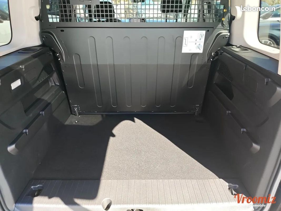 Citroen Berlingo HDI 130CV EAT8 M - PLUS N1 10 kms (image 17)