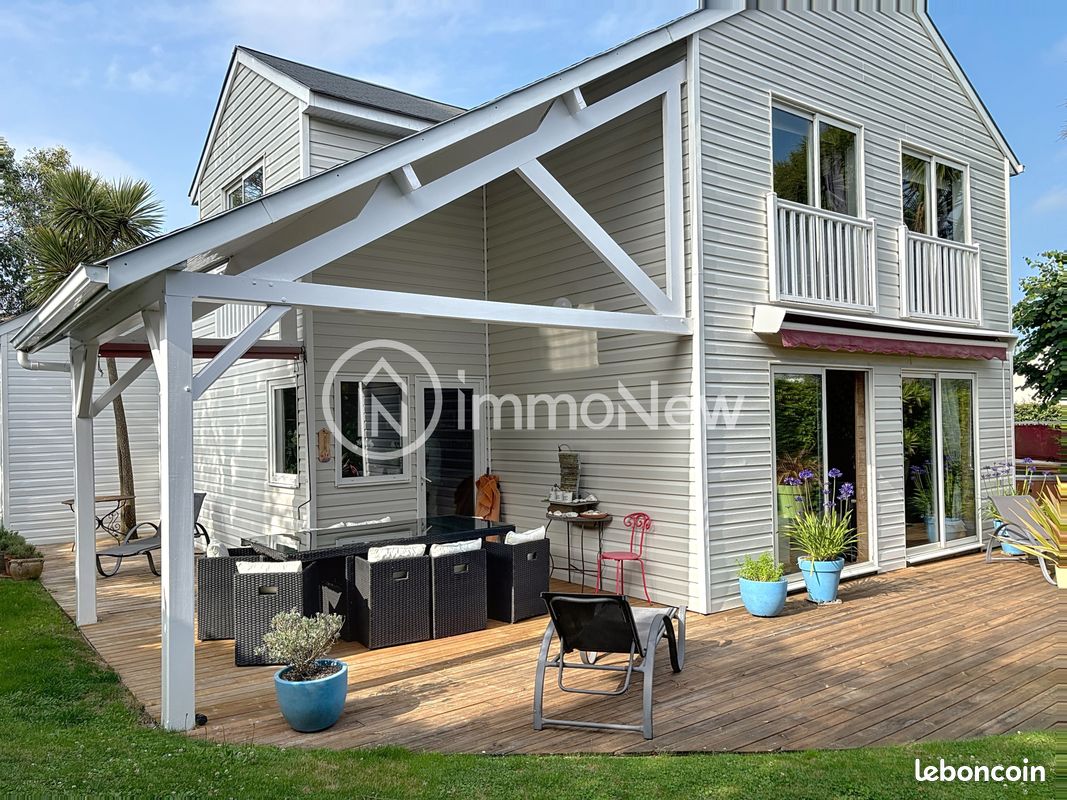Maison 8 pièces 133 m² · à Coudeville-sur-Mer · 133 m² · 469 000 €