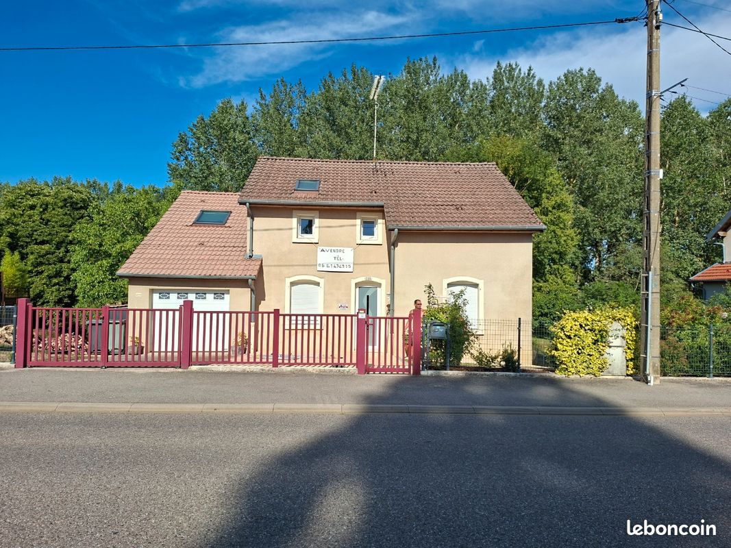 Maison 5 pièces 150 m² · à Neufchâteau · 150 m² · 23 000 €