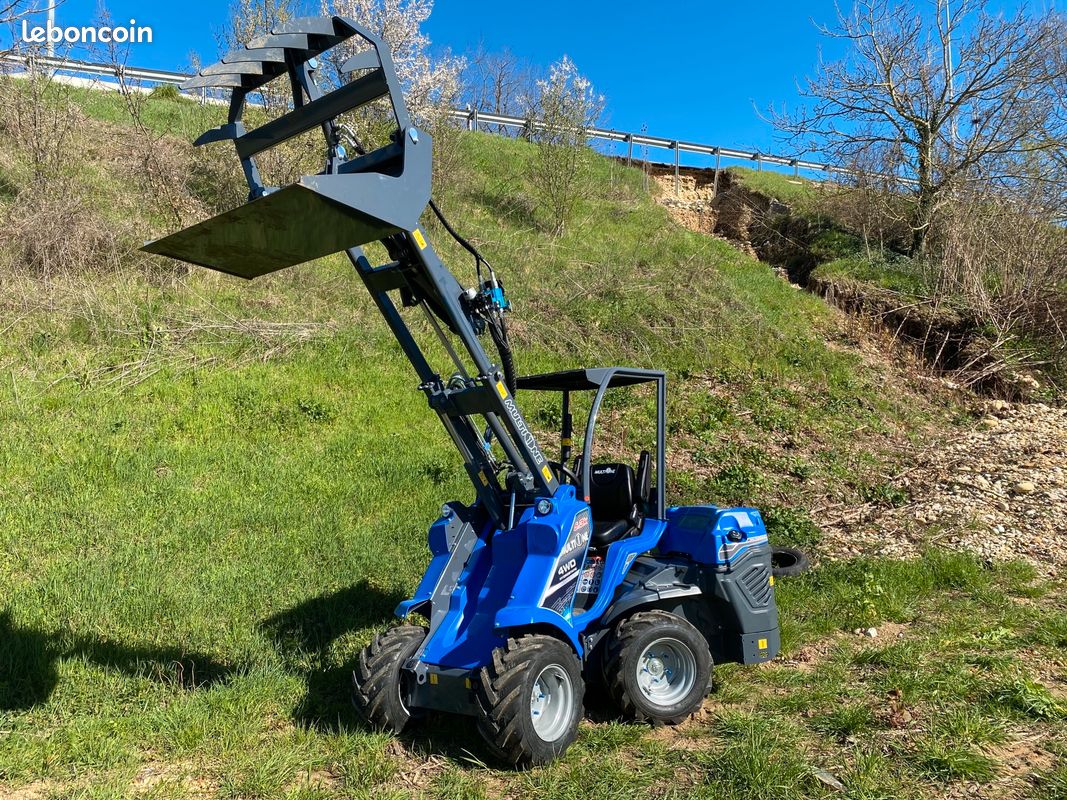 Valet de ferme Télescopique MULTIONE 5.3K Moteur Kubota Occasion (image 3)