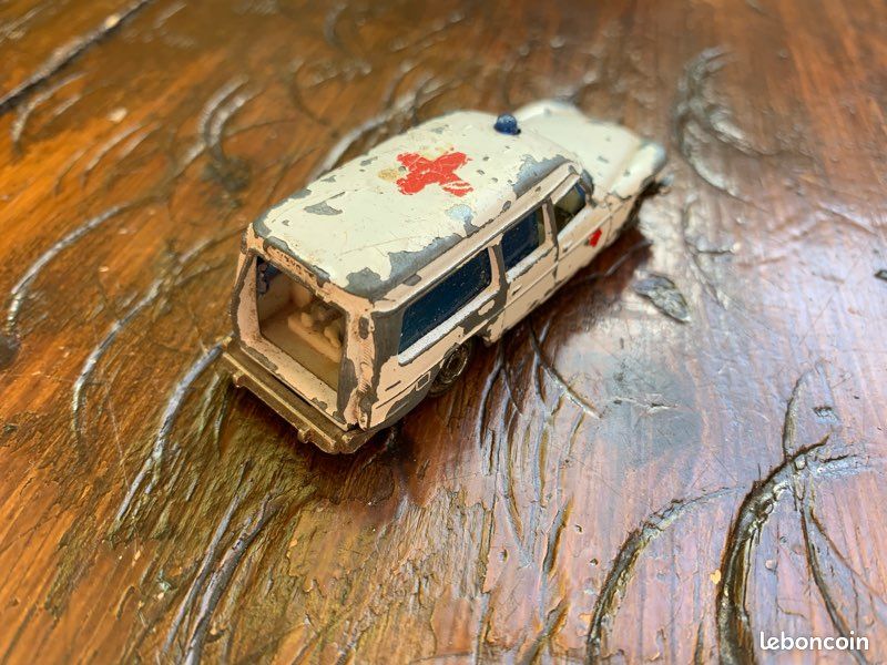Majorette France 1:65 CITROËN DS 21 AMBULANCE Model Car White #206 Mint`70 TOP