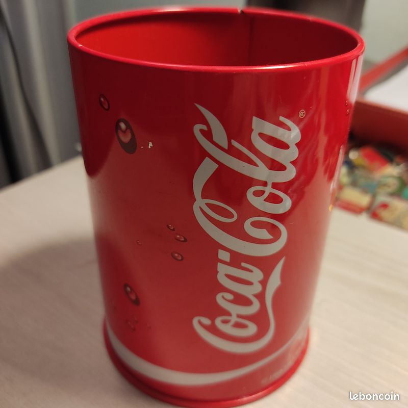 Art194 - pot a crayons coca cola 1998 (image 1)