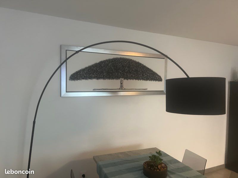Lampe incurvée (image 2)