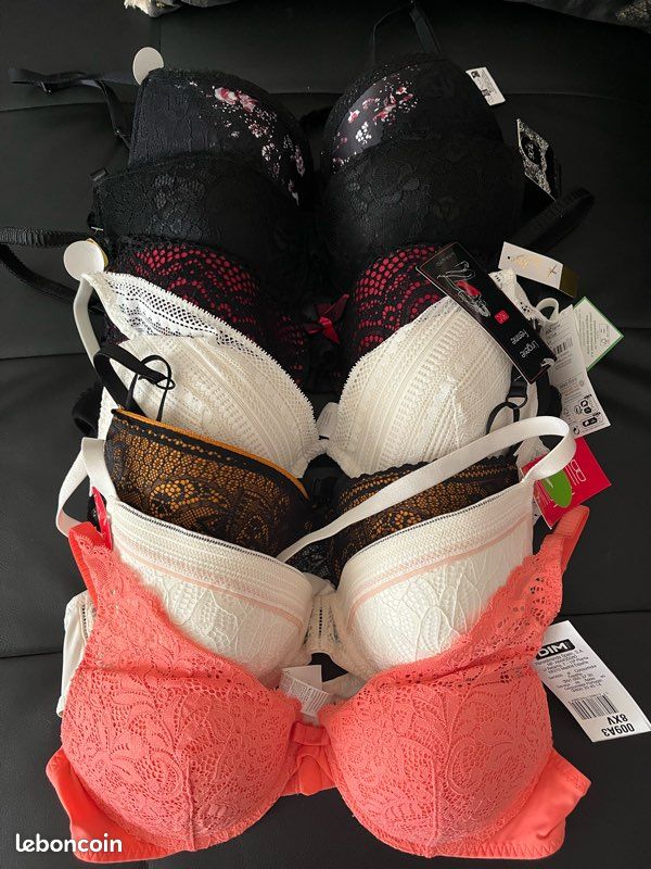 Soutien-gorge Dim 90C Neuf Avec étiquettes - Rouge Carmin - Polyamide/élasthanne - Bonnet C