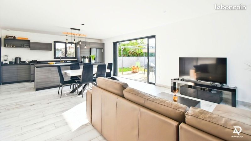 Maison 5 pièces 102 m² · à Pont-de-Chéruy · 102 m² · 345 000 €