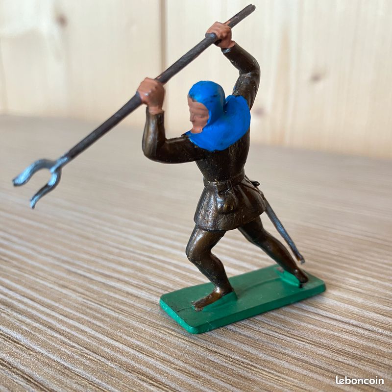 Lampe Loupe Figurine Starlux Moyen Âge Homme D'armes Avec épée Et Bouclier - 54mm, Occasion Soldat Starlux épée Bouclier 54mm Occasion France