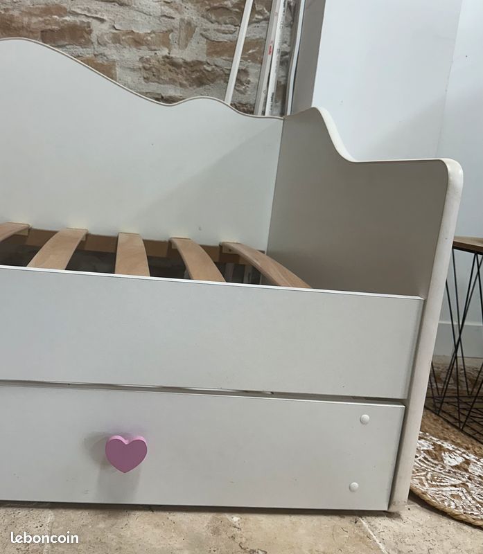 Lit blanc pour enfants (image 2)