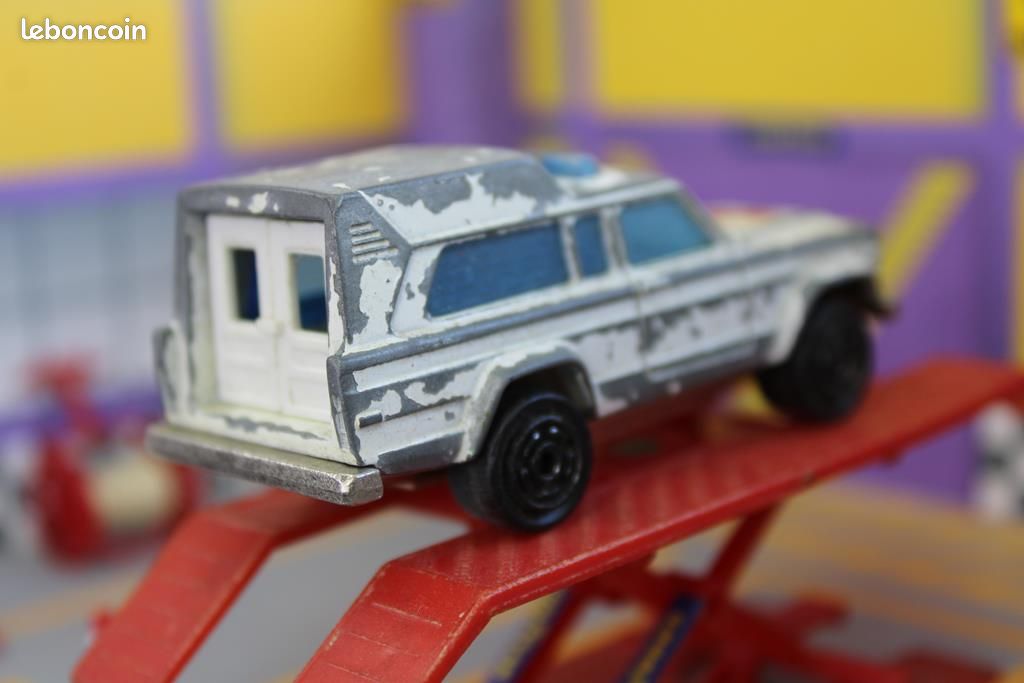 MAJORETTE JEEP STATION WAGON CHEROKEE N°236 - SÉRIE 200 - VERT - BLISTER SCELLÉ