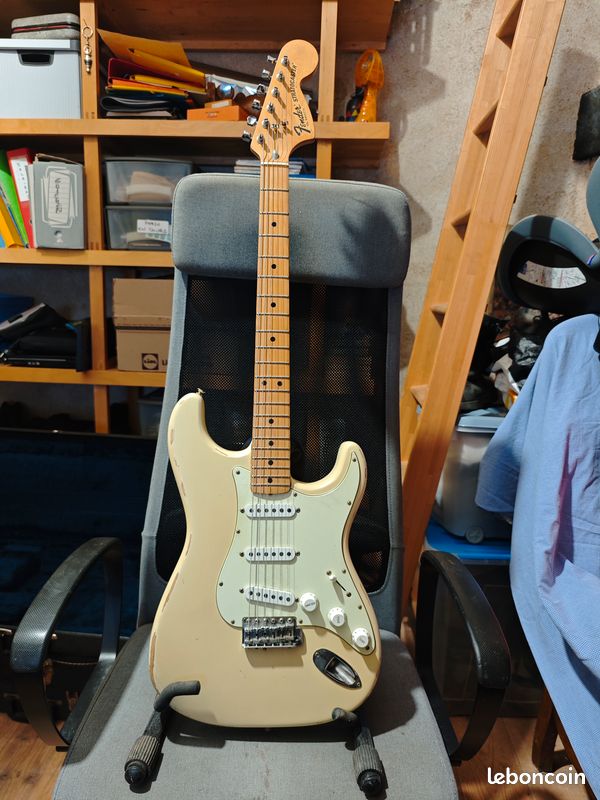 Fender Stratocaster usa 1979 olympic white (image 1)