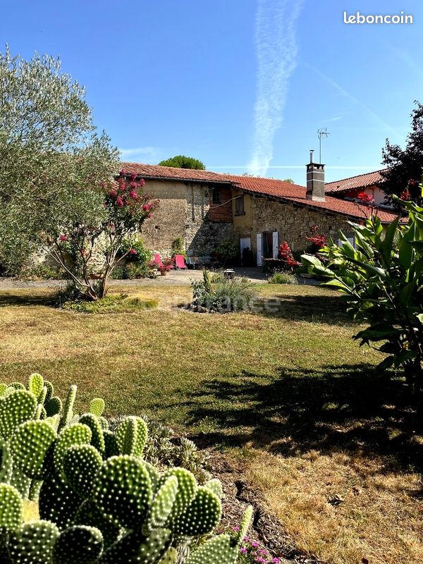 Maison 9 pièces 270 m² · à Mauvezin · 270 m² · 280 000 €