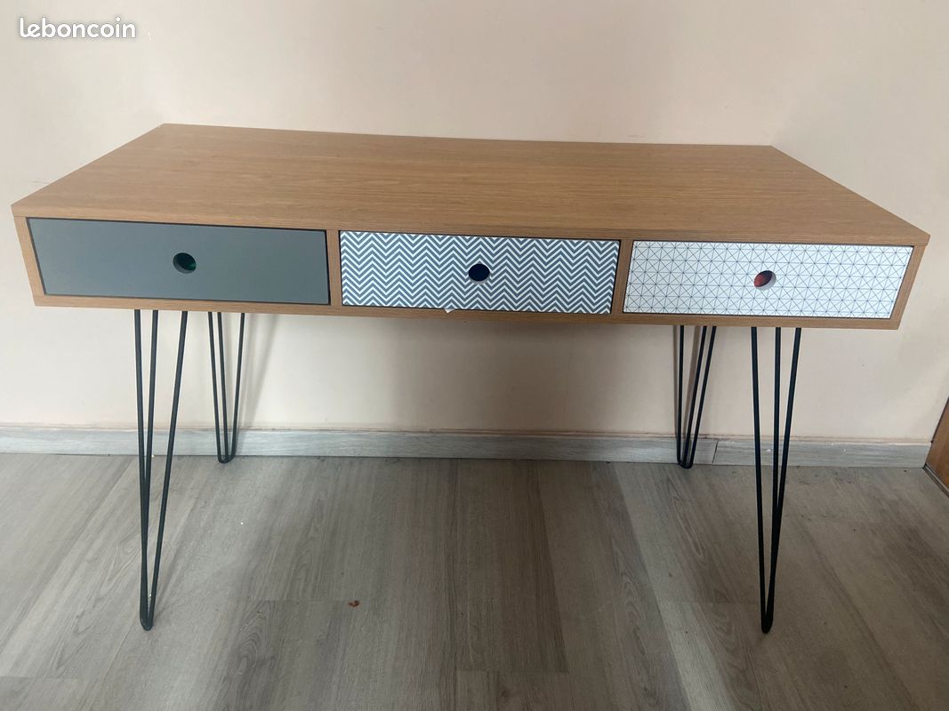 Bureau (image 1)