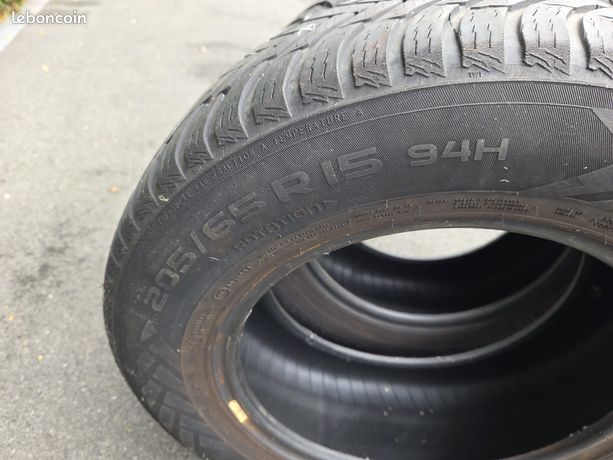 Pneu Hiver Imperial 205/65 R15 94H - Pour Mercedes Classe E, BMW Série 5, Citroën Berlingo, Renault Megane, Audi A4
