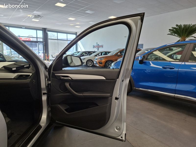 Bmw X1 (F48) Xdrive 2.0 i turbo 192 ch XLine 4x4 / GPS / Caméra / Régulateur / Radar / 1ère m (image 29)