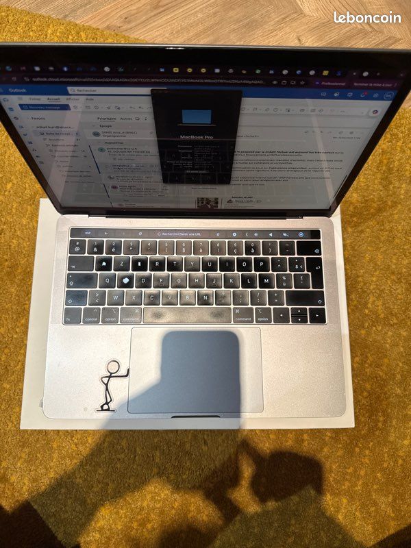 MacBook Pro 13” 2019 – i5 – 8Go – 256Go – Touch Bar – Clavier rétroéclairé (image 4)