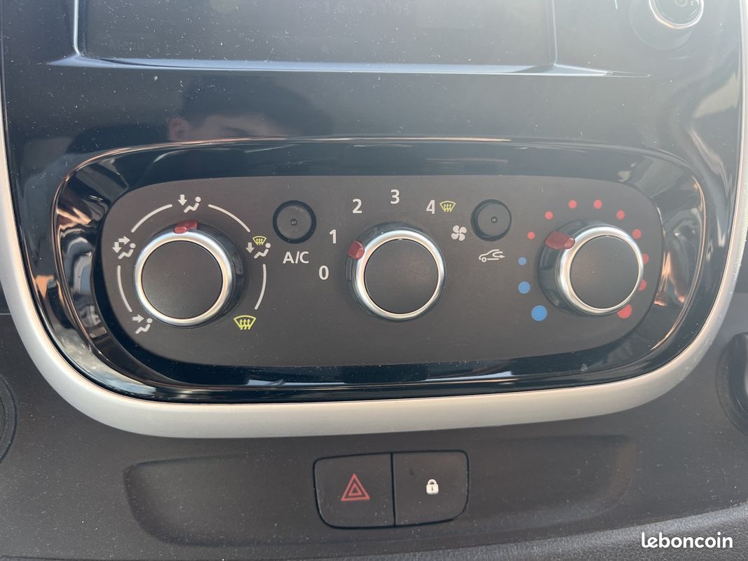 Renault TRAFIC III FG L1H1 1000 2.0 DCI 145CH ENERGY GRAND CONFORT E6 (image 13)