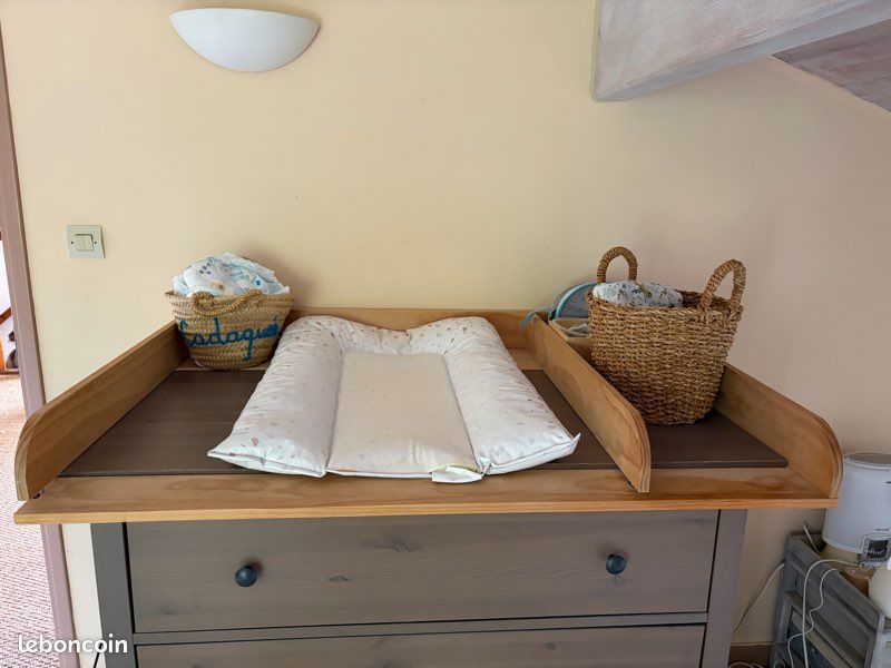 Plan à langer ikea Hemnes (image 1)