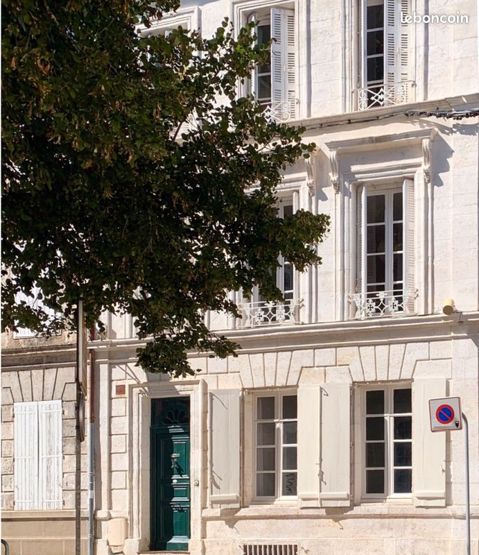 Maison 7 pièces 210 m² · à Angoulême · 210 m² · 560 000 €