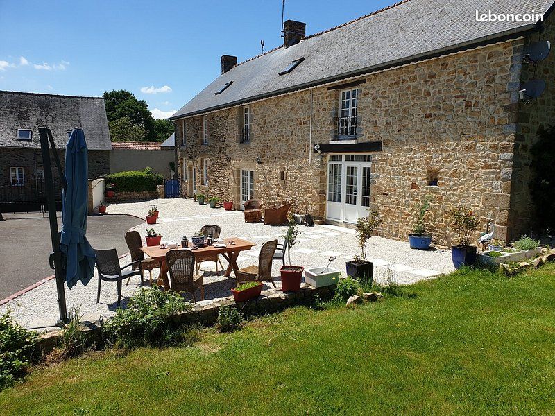 Maison 10 pièces 330 m² · à Pontorson · 330 m² · 341 000 €