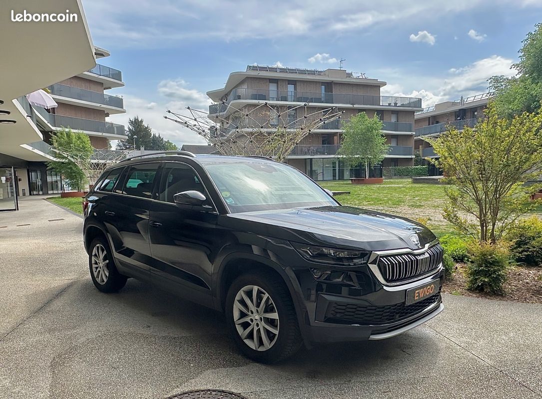 Skoda kodiaq 2.0 tdi 150 ch scr style 4x2 dsg 7pl / toit ouvrant / entretien constructeur (image 7)