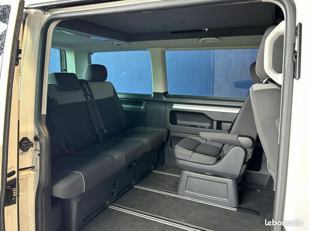 VOLKSWAGEN Multivan 2.0 D 140ch Confortline - 2014 - 165 000 km - Toit relevable - GARANTIE 6 MOIS (image 17)