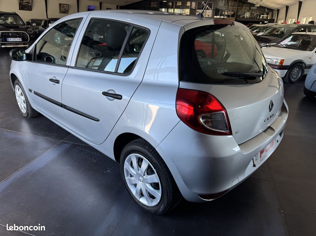 Renault CLIO III 1.2 16V 75CH 5P 30 800 KM 1 ERE MAIN PLB AUTO (image 5)