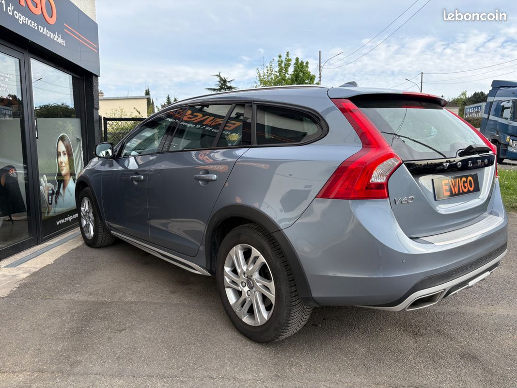VOLVO V60 CROSS-COUNTRY 2.0 150ch PLUS D3 GEARTRONIC ENTRETIEN CONSTRUCTEUR (image 19)