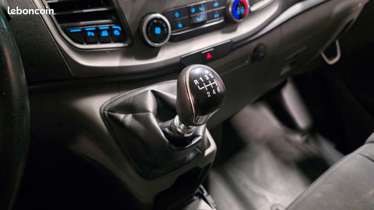 Ford transit custom fourgon 270 2.0 tdci 130 l1h1 court pc-tn limited (image 30)