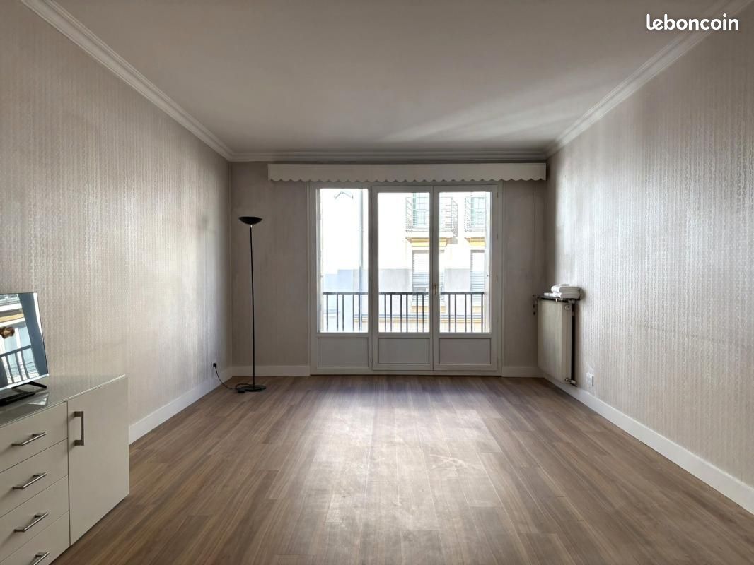 Appartement 3 pièces 81 m² · à Paris · 81 m² · 2 956 €/mois