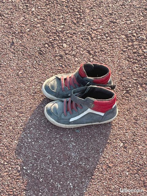 Lot de caussures enfants taille 32 (image 8)