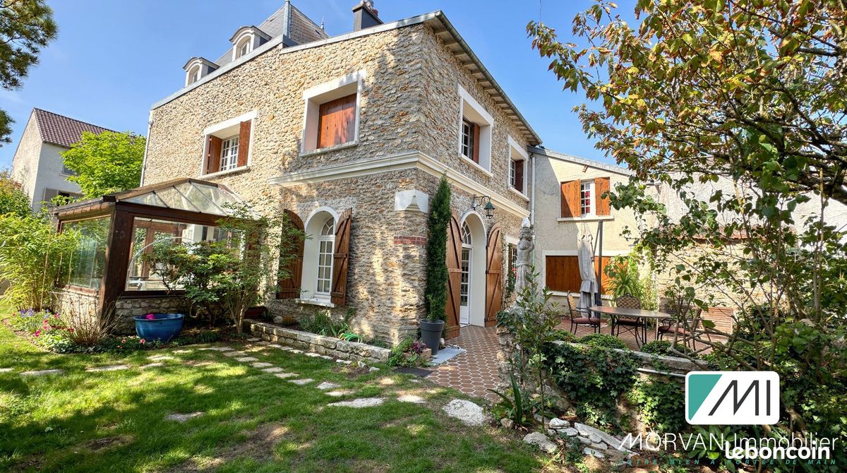 Maison 9 pièces 287 m² · au Perray-en-Yvelines · 287 m² · 695 000 €
