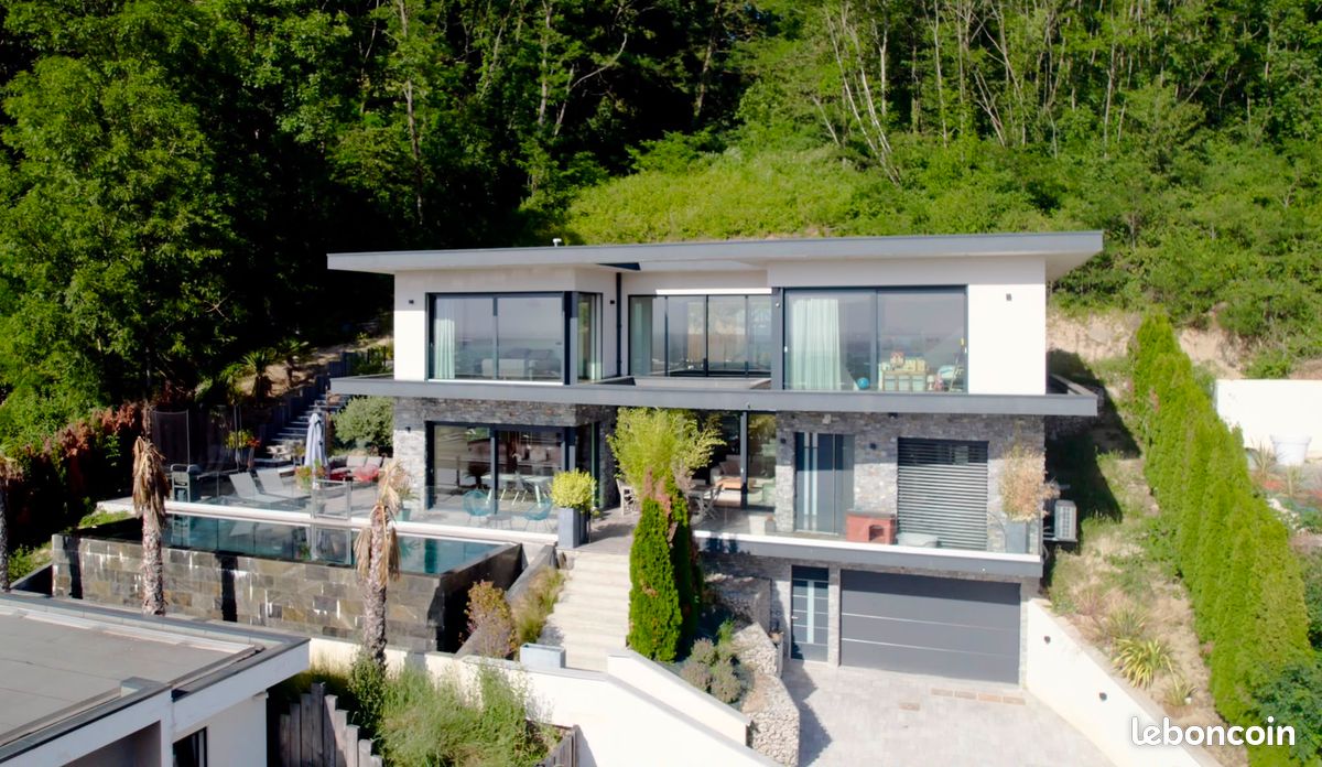 Maison 8 pièces 370 m² · à Vétraz-Monthoux · 370 m² · 1 990 000 €
