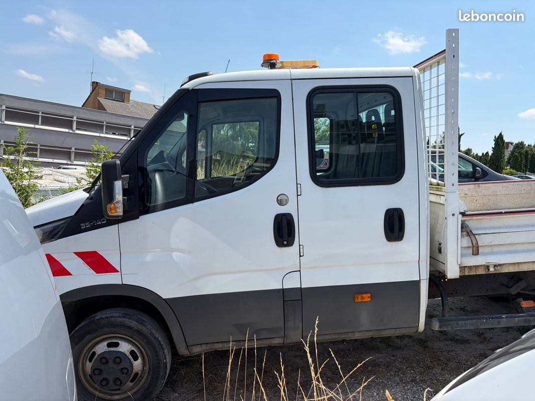 Iveco DAILY 35C FG 35C14S UNIQUEMENT A PRO DE LAUTO MOTEUR CASSE (image 8)