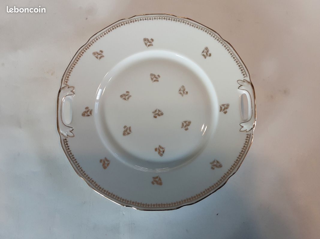 Service dessert porcelaine de Limoges, un plat de service 27cm et 8 assiettes à dessert 18 cm très finement décorées (image 7)