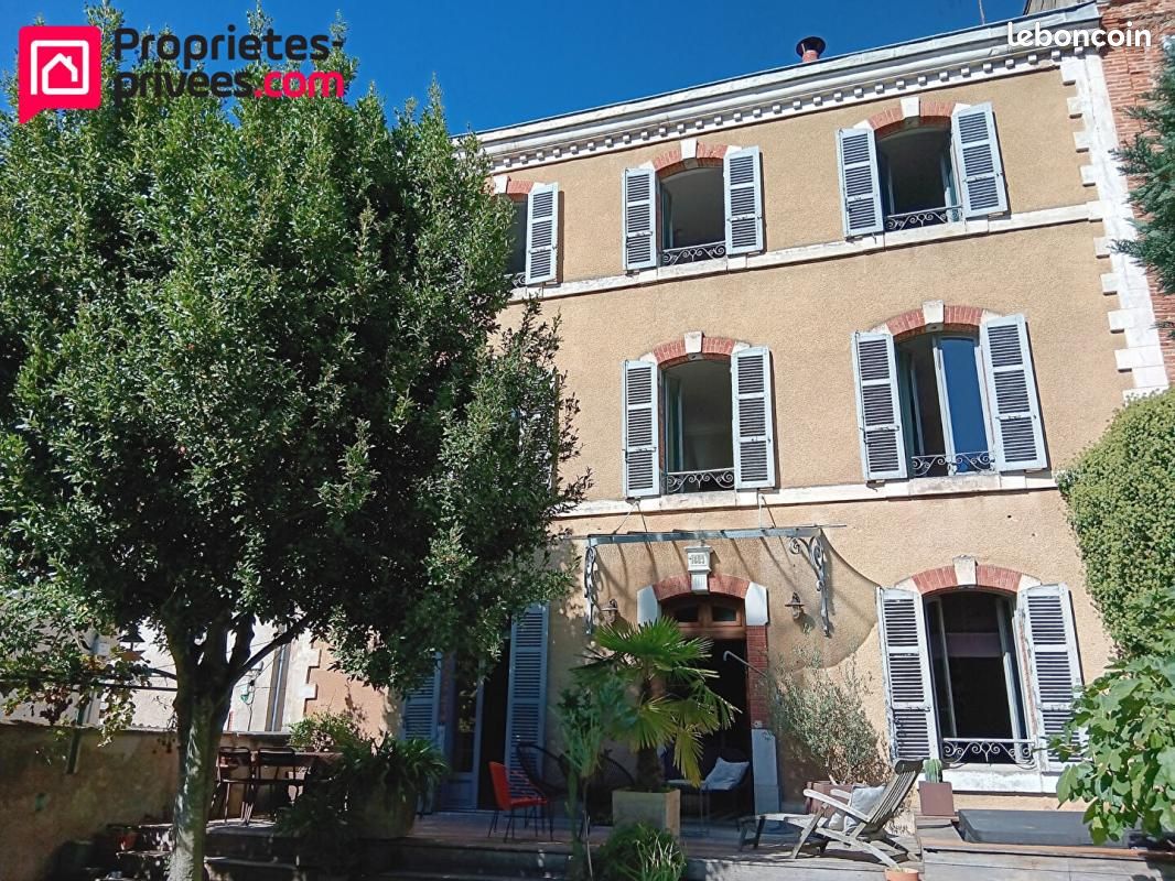 Maison 8 pièces 210 m² · à Cahors · 210 m² · 475 000 €