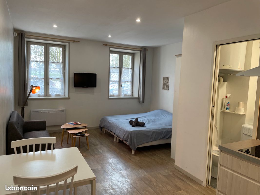 Appartement rdc meublé tout confort 150m des thermes - Rochefort 17300 (image principale 0)