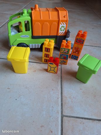Maxi Camion Poubelle Recyclo'formes VTECH - Dès 18 mois Maxi Camion Poubelle Recyclo'formes VTECH - Dès 18 mois