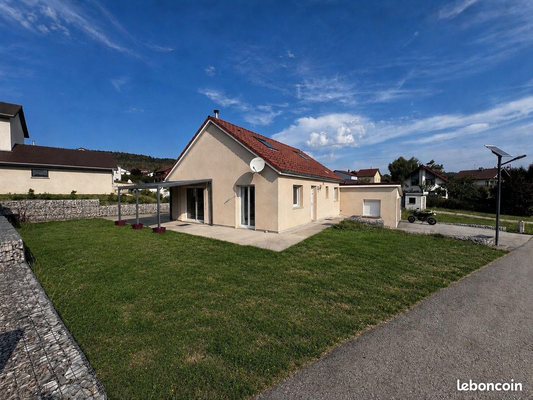 Maison 6 pièces 112 m² · à La Chaux-du-Dombief · 112 m² · 289 000 €