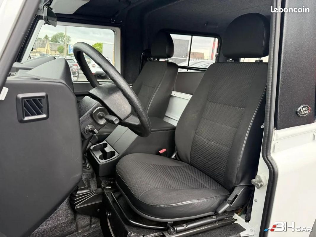 Land Rover Defender Phase 2 Hardtop 2.2 TDCi 122 ch (image 12)