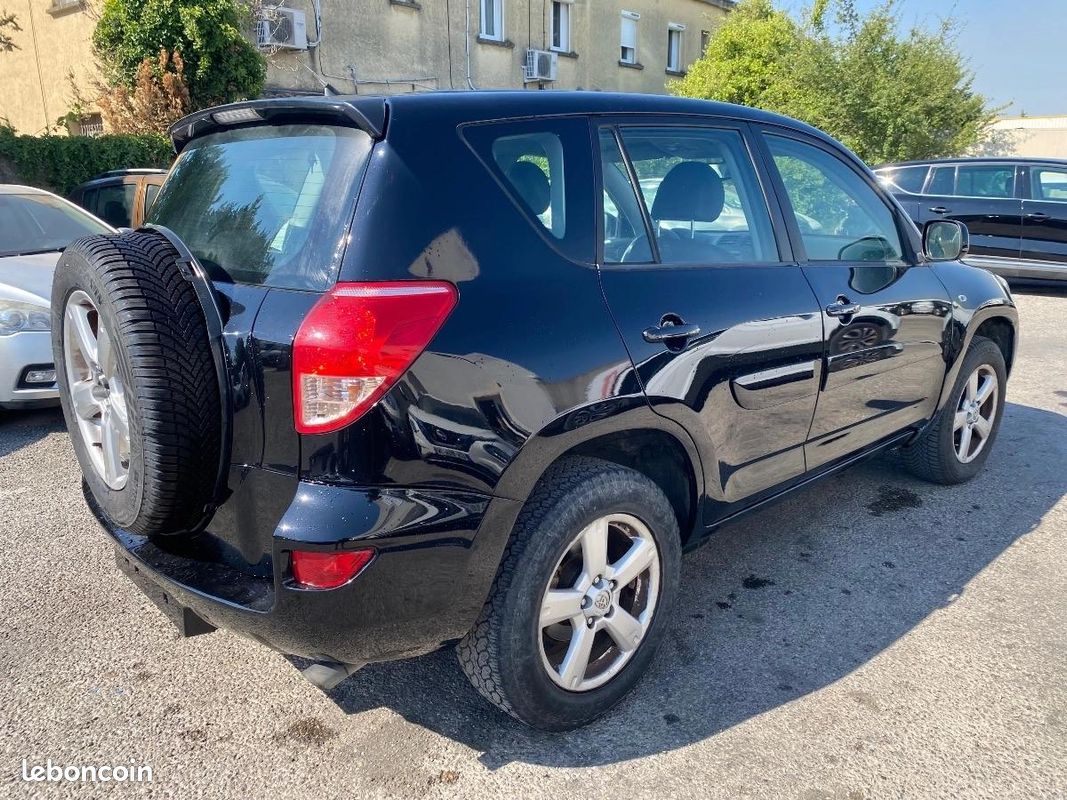 Toyota Rav-4 III 2.2 D 4WD 136CH GARANTIE 12 MOIS (image 3)